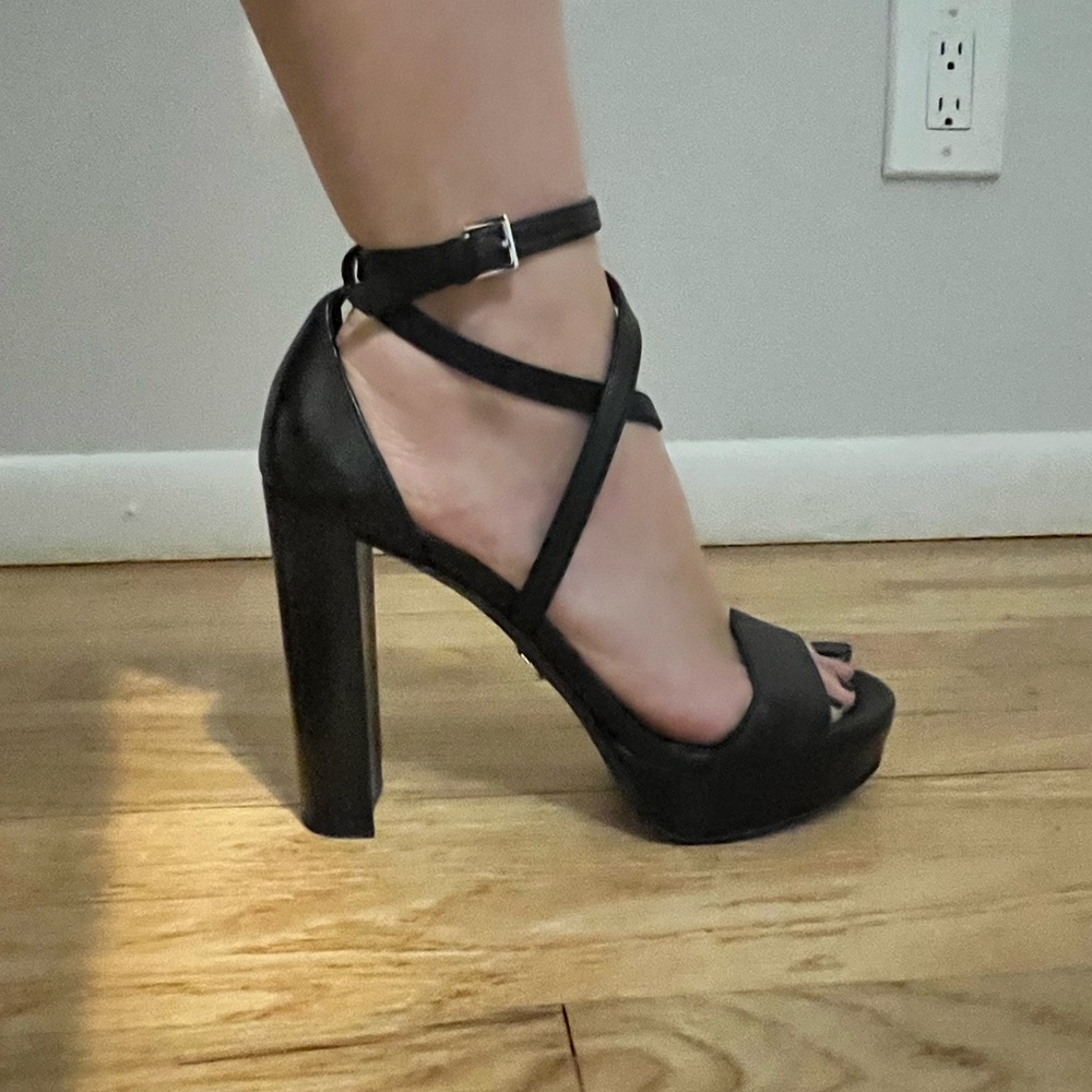 Black Michael Kors Strappy Platform Sandle - size 7
